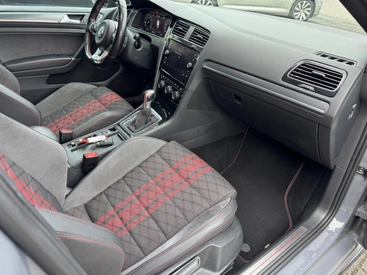 Volkswagen Golf - Afbeelding 18 van 30