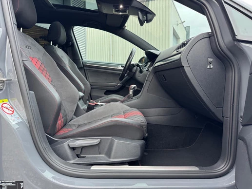 Volkswagen Golf - Afbeelding 19 van 30