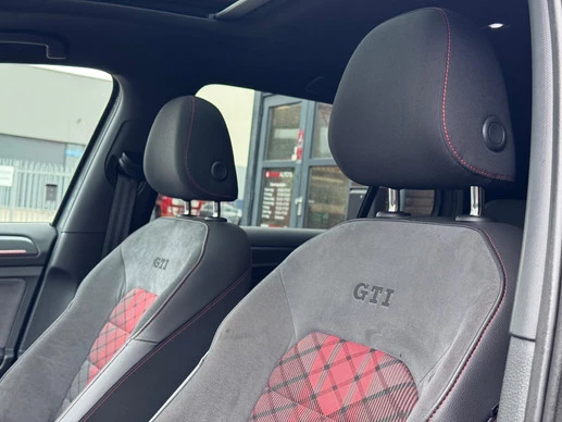 Volkswagen Golf - Afbeelding 24 van 30