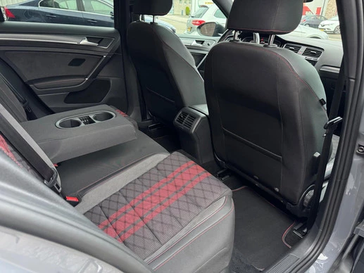 Volkswagen Golf - Afbeelding 25 van 30