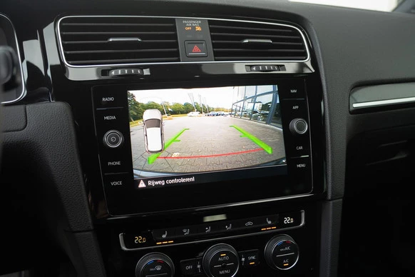 Volkswagen Golf - Afbeelding 17 van 30