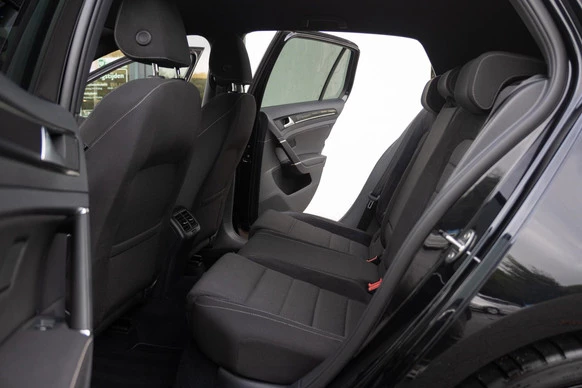 Volkswagen Golf - Afbeelding 22 van 30