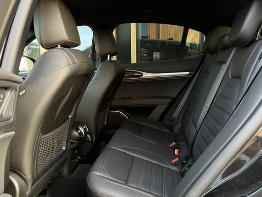 Alfa Romeo Stelvio - Afbeelding 28 van 30