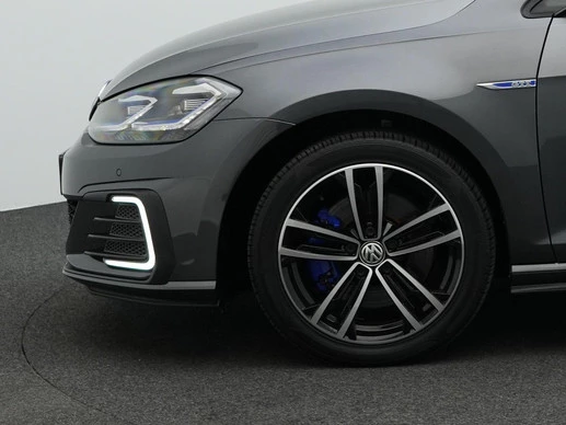 Volkswagen Golf - Afbeelding 17 van 30