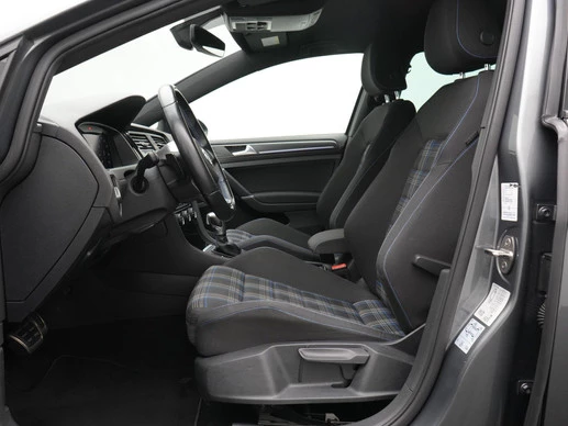 Volkswagen Golf - Afbeelding 22 van 30