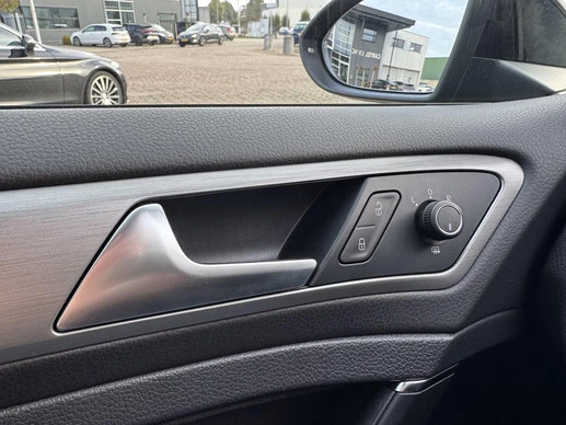 Volkswagen Golf - Afbeelding 19 van 30