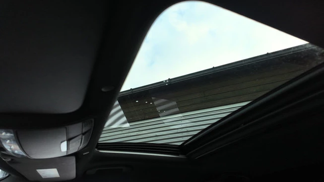 Mercedes-Benz EQC - Afbeelding 17 van 28