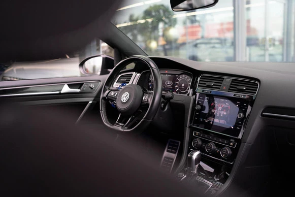 Volkswagen Golf - Afbeelding 21 van 30