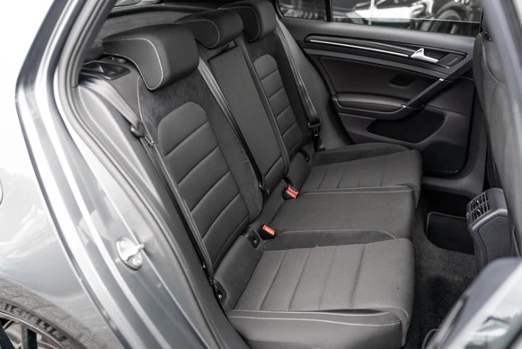 Volkswagen Golf - Afbeelding 25 van 30