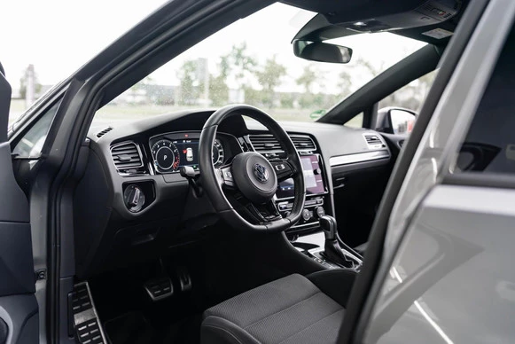 Volkswagen Golf - Afbeelding 16 van 30