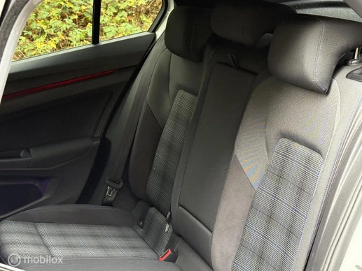 Volkswagen Golf - Afbeelding 24 van 26