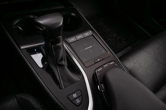 Lexus UX - Afbeelding 25 van 30