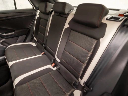 Volkswagen T-Roc - Afbeelding 18 van 30