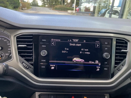 Volkswagen T-Roc - Afbeelding 24 van 30