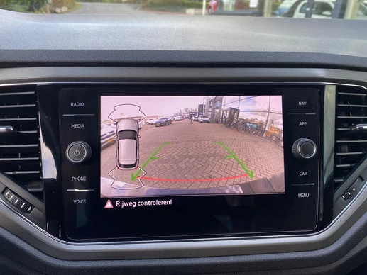 Volkswagen T-Roc - Afbeelding 26 van 30