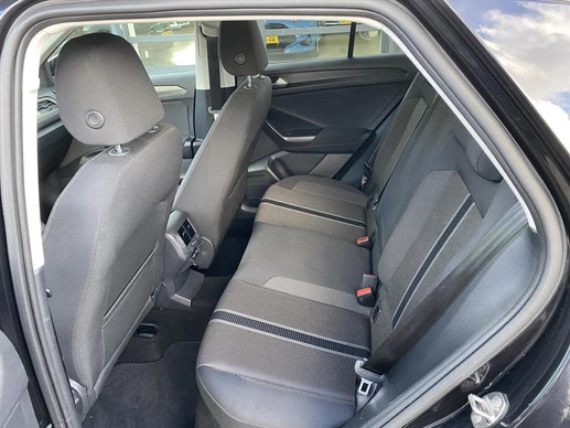 Volkswagen T-Roc - Afbeelding 28 van 30