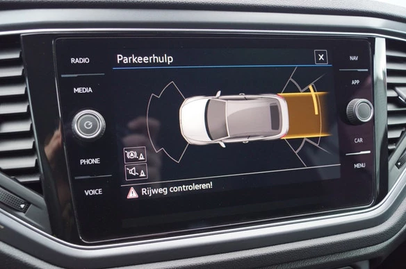 Volkswagen T-Roc - Afbeelding 18 van 30