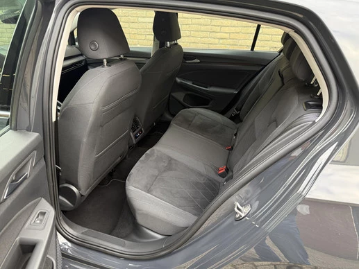 Volkswagen Golf - Afbeelding 17 van 30