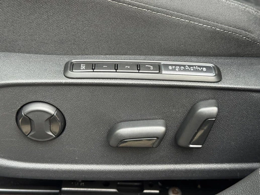 Volkswagen Golf - Afbeelding 24 van 30