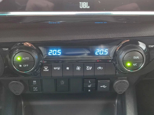 Toyota Hilux - Afbeelding 25 van 30