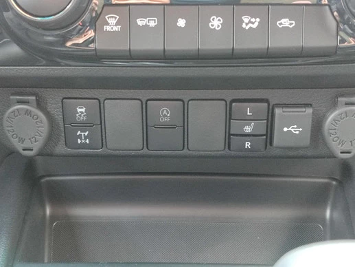 Toyota Hilux - Afbeelding 27 van 30