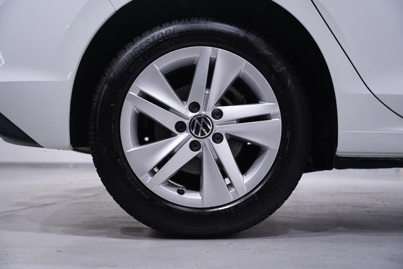 Volkswagen Golf - Afbeelding 16 van 30