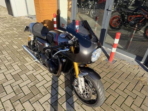 Triumph Thruxton 1200 - Afbeelding 18 van 20