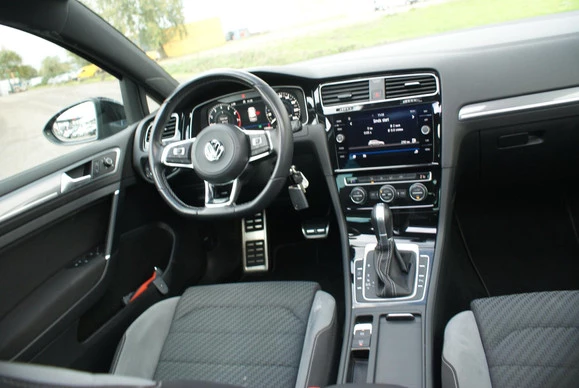 Volkswagen Golf - Afbeelding 16 van 25