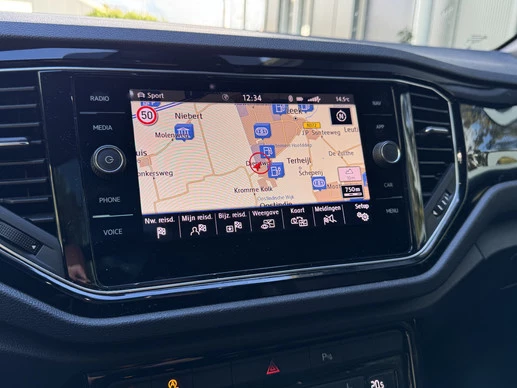 Volkswagen T-Roc - Afbeelding 21 van 27