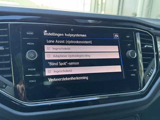 Volkswagen T-Roc - Afbeelding 26 van 27