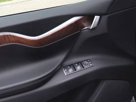Tesla Model X - Afbeelding 28 van 30