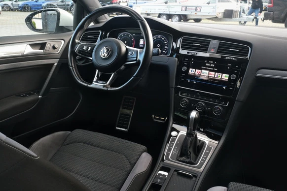 Volkswagen Golf - Afbeelding 17 van 29