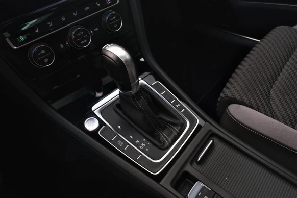 Volkswagen Golf - Afbeelding 24 van 29