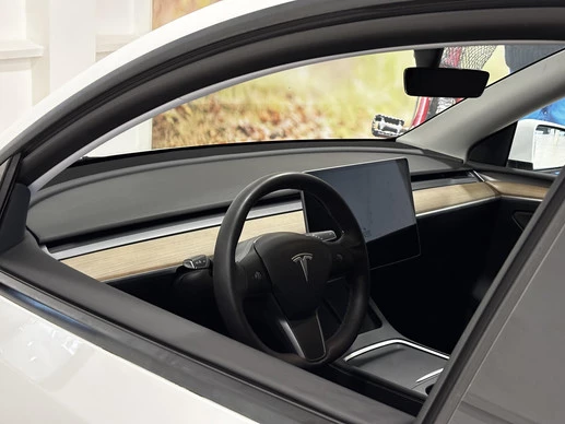 Tesla Model Y - Afbeelding 3 van 30