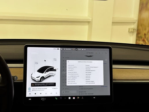 Tesla Model Y - Afbeelding 21 van 30