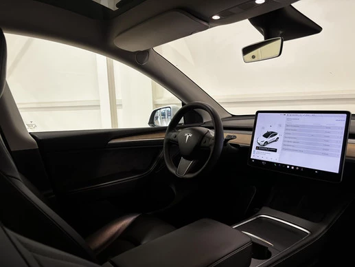 Tesla Model Y - Afbeelding 22 van 30