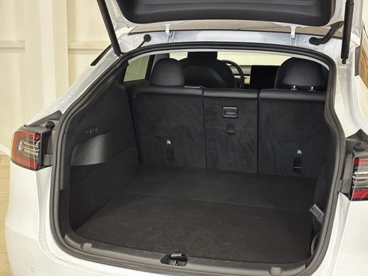 Tesla Model Y - Afbeelding 25 van 30