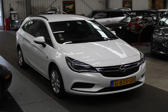 Opel Astra - Afbeelding 2 van 29