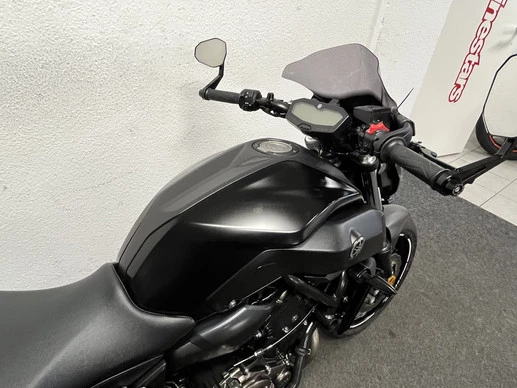 Yamaha MT 07 - Afbeelding 10 van 19