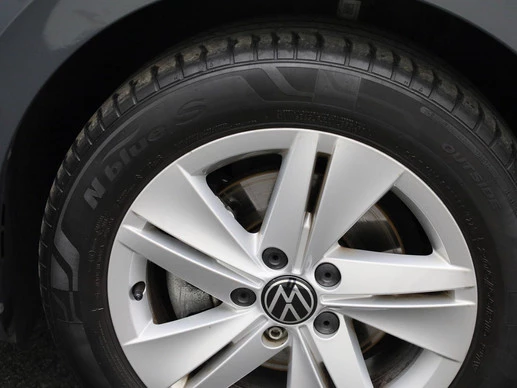 Volkswagen Golf - Afbeelding 28 van 30