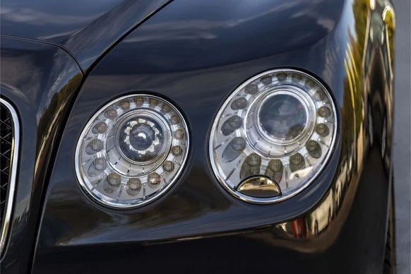 Bentley Flying Spur - Afbeelding 17 van 30