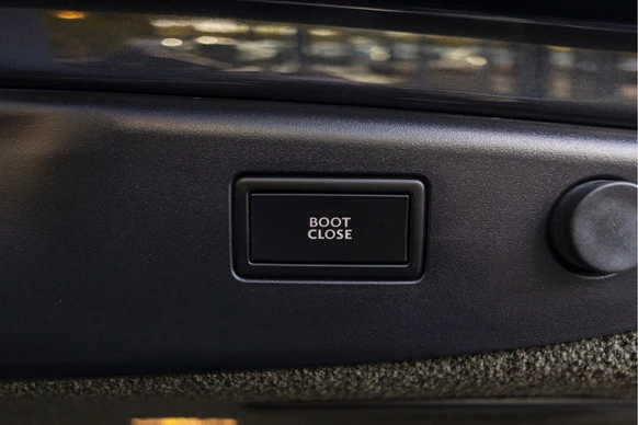 Bentley Flying Spur - Afbeelding 21 van 30