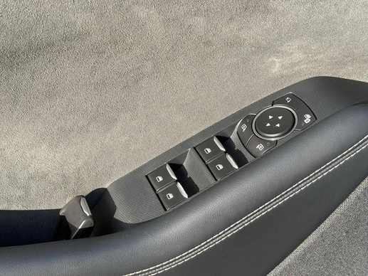 Ford Mustang Mach-E - Afbeelding 28 van 30