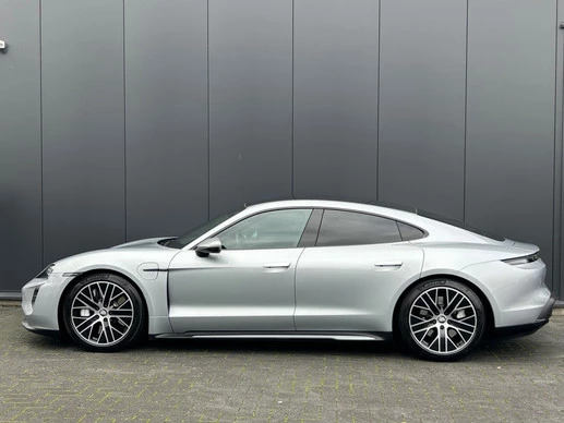 Porsche Taycan - Afbeelding 17 van 29