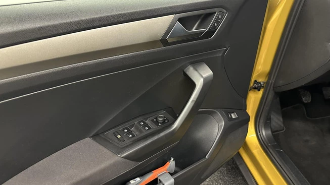 Volkswagen T-Roc - Afbeelding 23 van 30