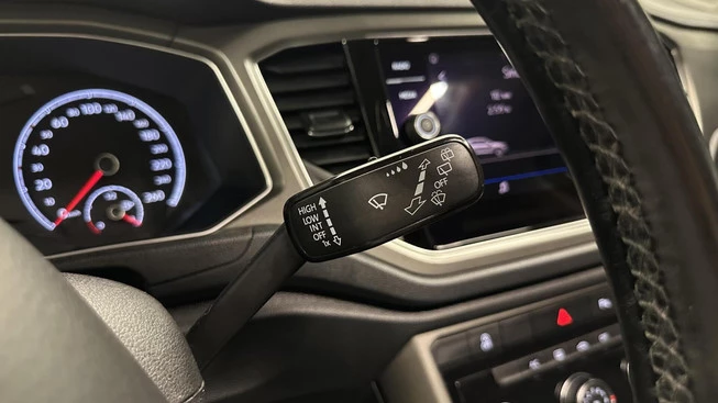 Volkswagen T-Roc - Afbeelding 29 van 30