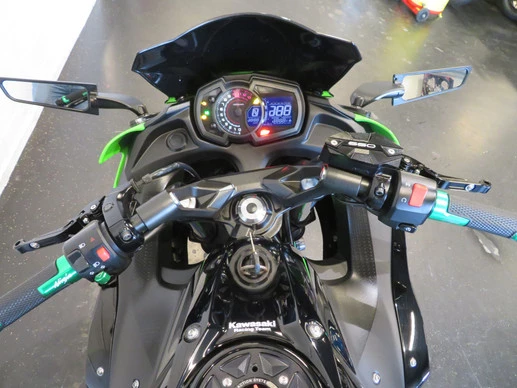 Kawasaki Ninja 650 - Afbeelding 10 van 14