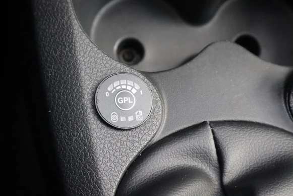 Dacia Logan - Afbeelding 7 van 30