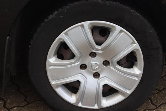 Dacia Logan - Afbeelding 15 van 30