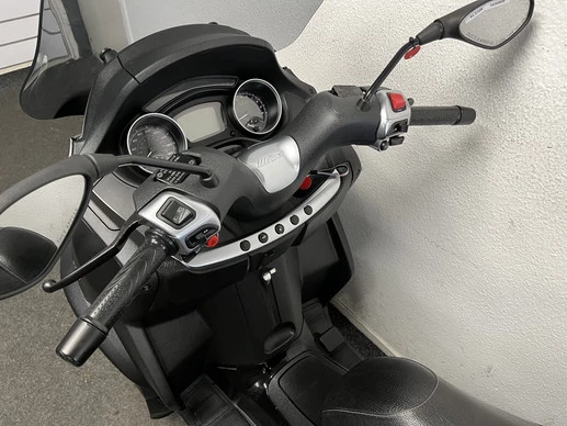 Piaggio MP3 - Afbeelding 19 van 23